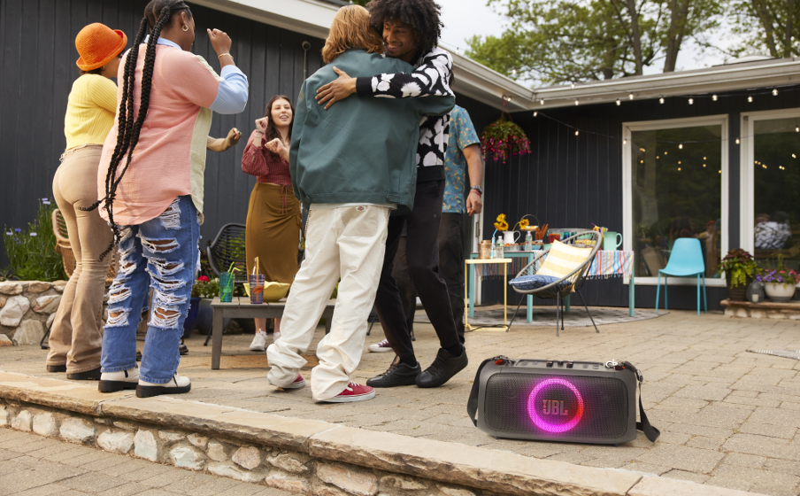 JBL PartyBox On-the-Go Essential Synchronisierte Lichtshow - Image